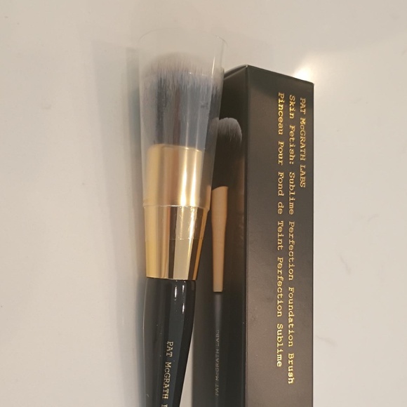 💋Pat McGrath Sublime Foundation Brush *NEW - Picture 3 of 4